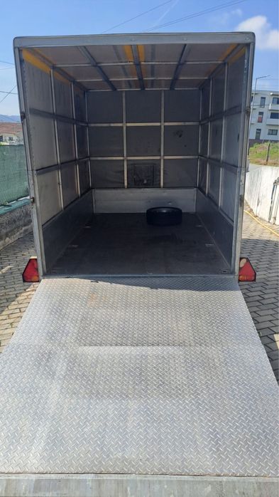 reboque com matricula propria