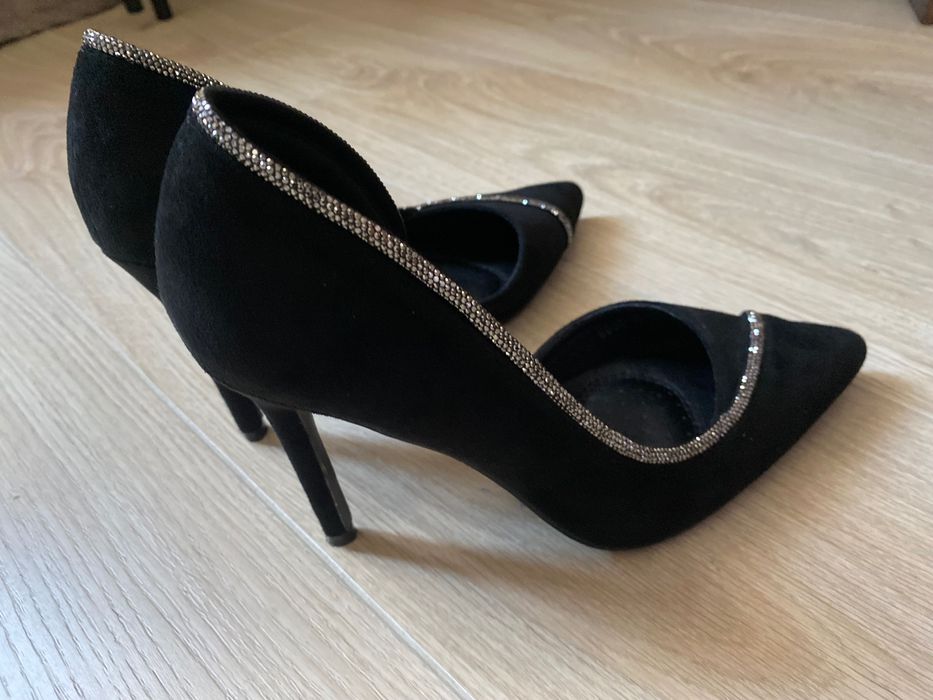Каблуки елегантні чорні