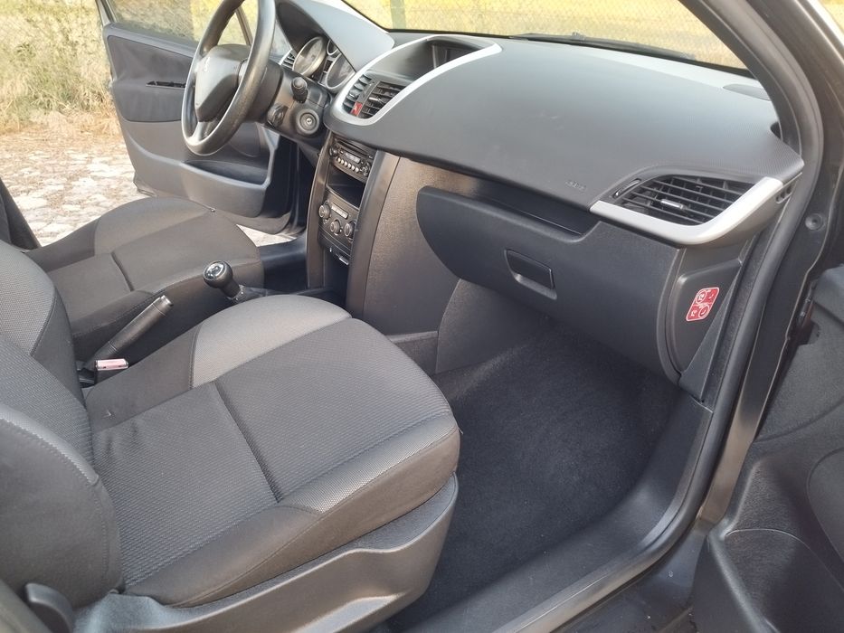 Peugeot 207 excelente estado de conservação analiso retoma