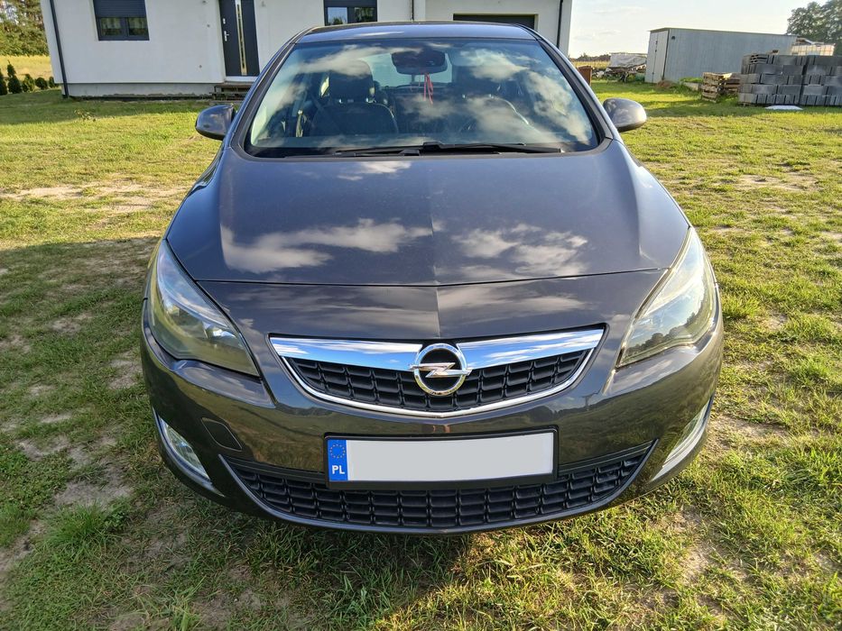 Opel Astra J 1.4 16V Bardzo ładna. Wersja Cosmo, Półskóry.