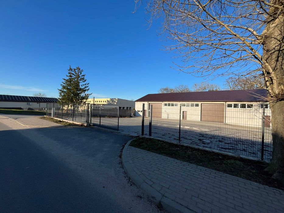 Hala 560m2 na działce 1776m2 na sprzedaż / wynajem