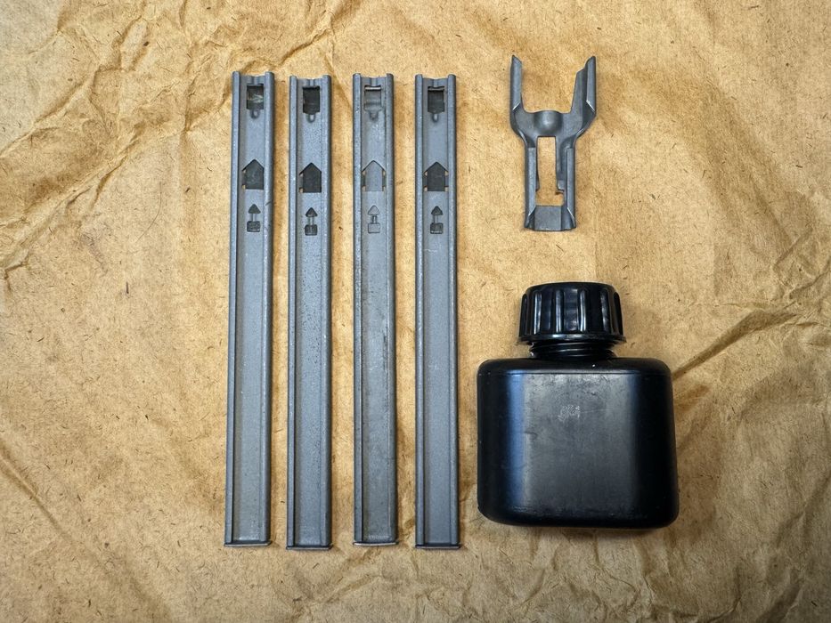 Планки швидкої зарялки магазинів калібру 5.45 + пластикова масльонка