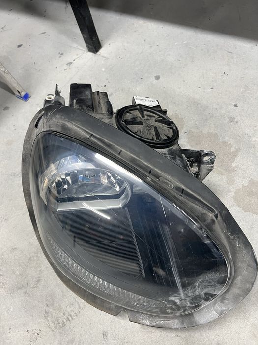 Продам фара права MINI Countruman 2019