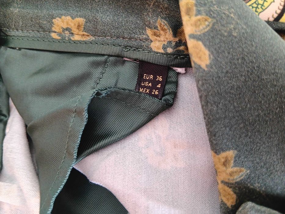 Calcas estampadas em cetim