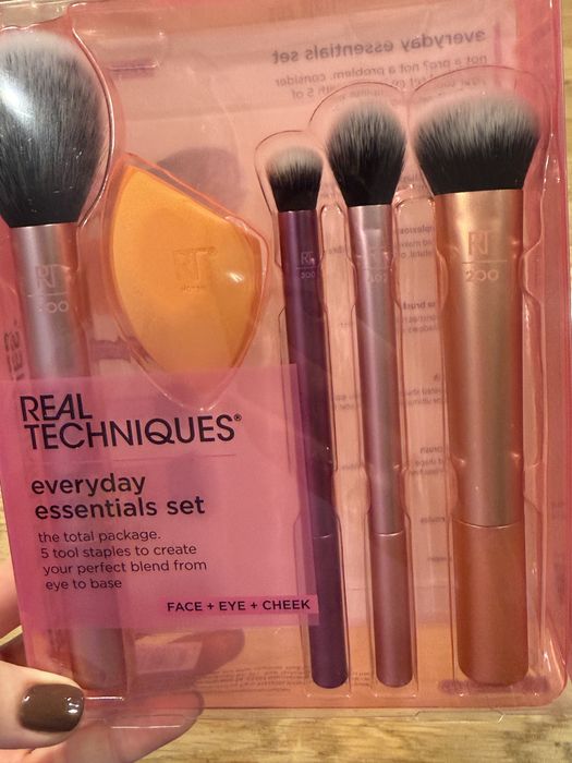 Pędzel podkładu RT  RT200 do makijazu Real Techniques