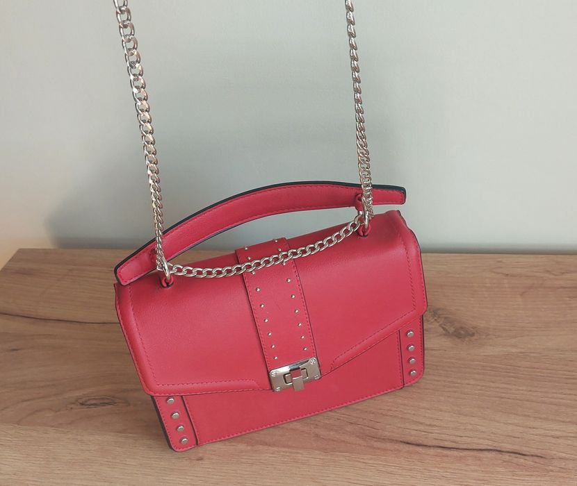 Czerwona torebka cross body Stradivarius