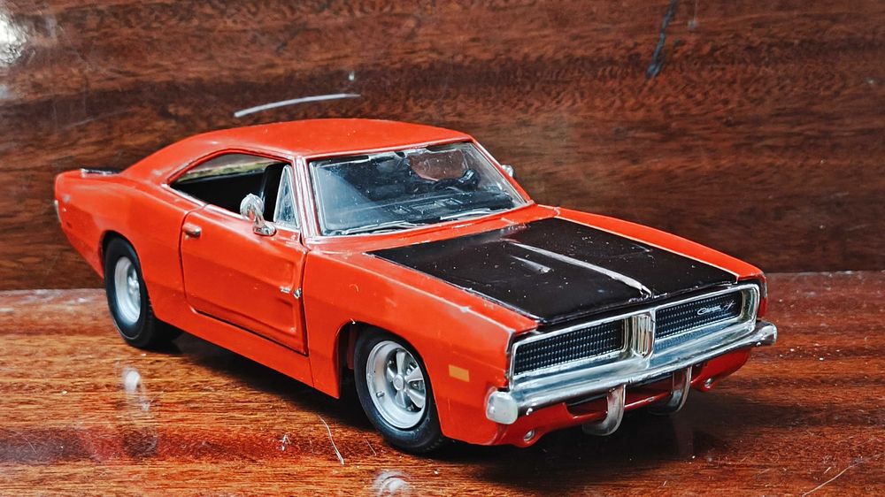 Модель Dodge Charger RT 1969 1/24 Maisto
