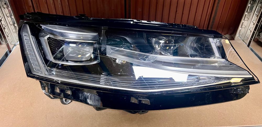 Volkswagen transporter t7 full led prawa lampa reflektor