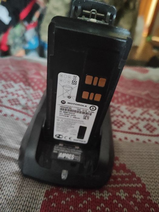 Батареи на рацию Моторола и зарядное