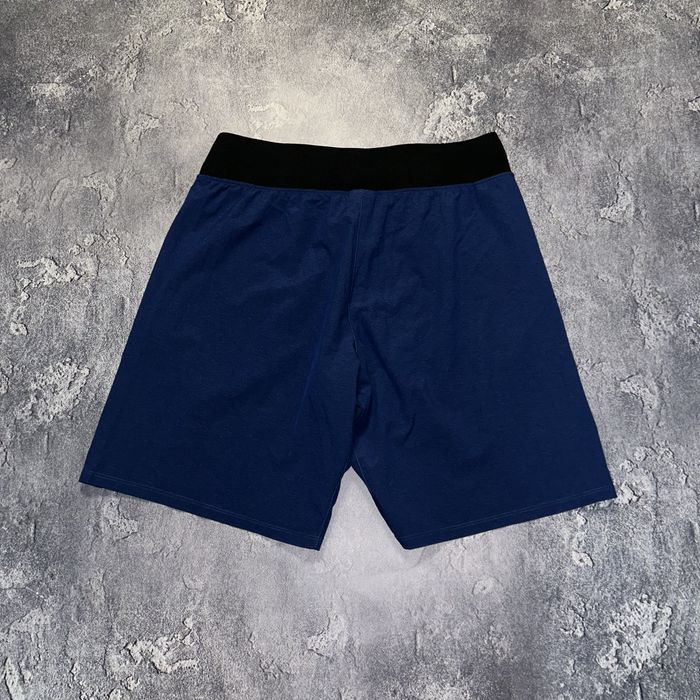 Дуже класні спортивні шорти REEBOK, M-size original НОВИЙ стан