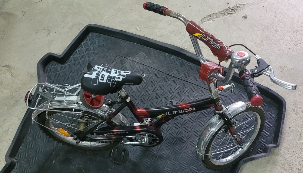 Дитячий велосипед JUNIOR 16.