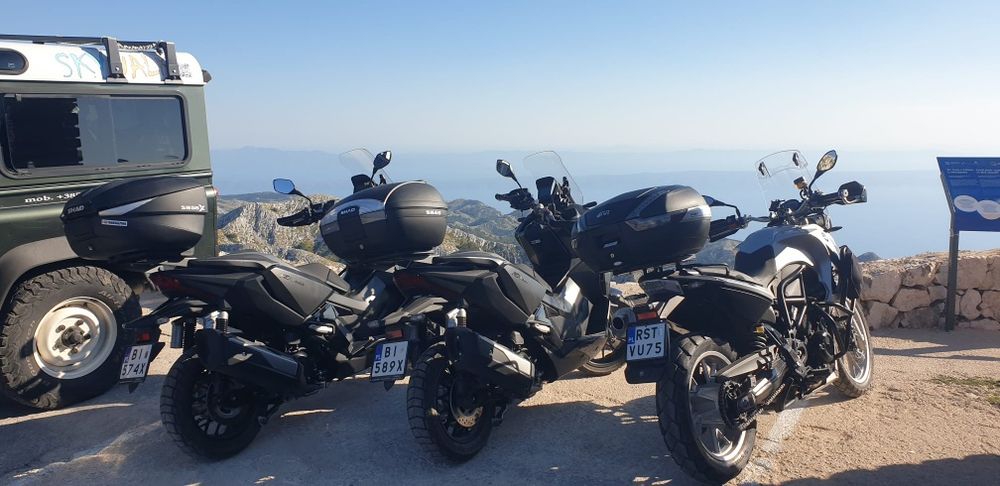 BMW f650 GS TWIN dwa cylindry  2011 pojemność silnika  798