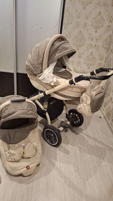 Продам коляску 2в1