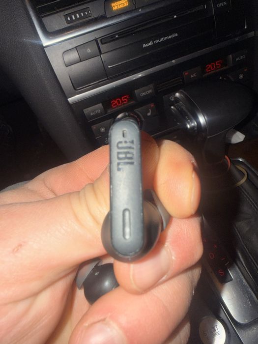 Продам наушники без кейса