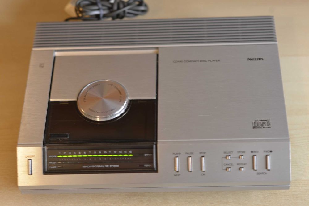 Odtwarzacz CD Philips CD100, 2x TDA1540 z pilotem, full remote control