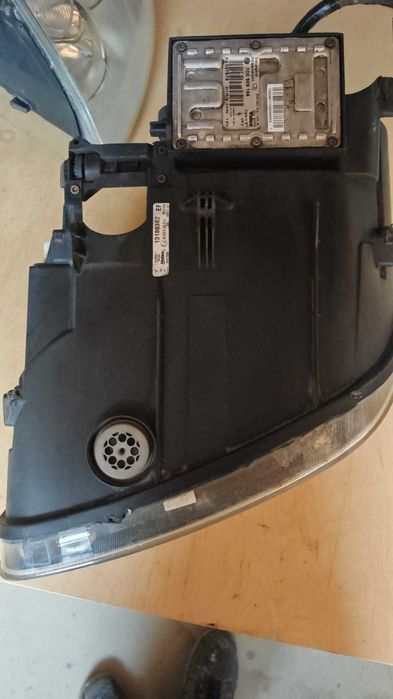 Oryginalne reflektory Porsche Cayenne 955 2003–2006 Xenon Valeo – komplet