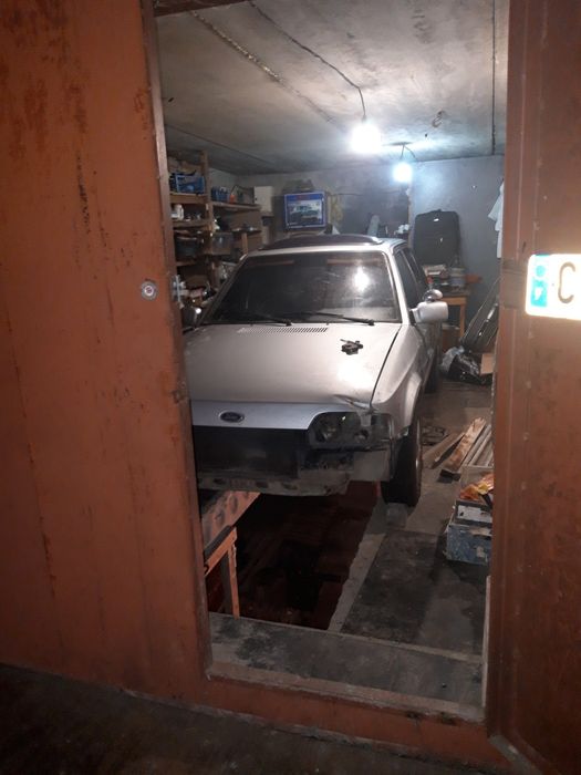 Гараж цегляний з підвалом