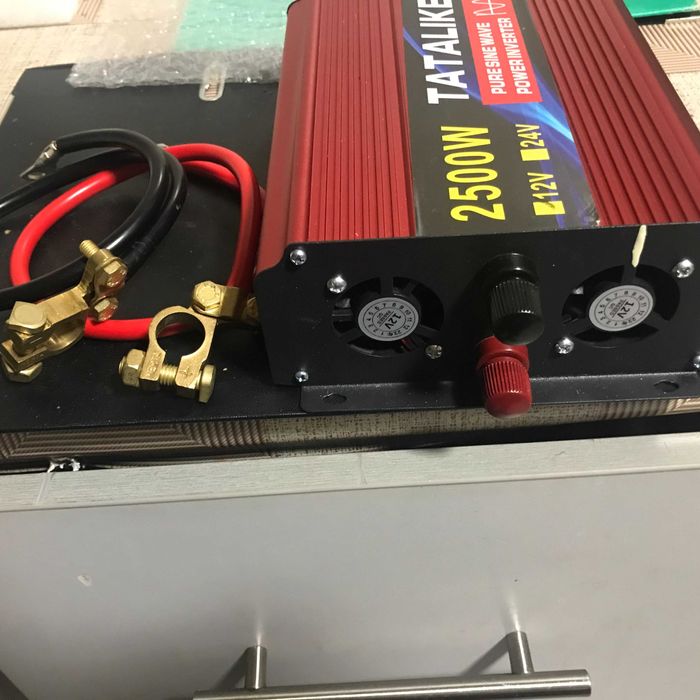 Інвертор напруги із чистою синусоідою 2500Вт з 12В на 220В Tataliken