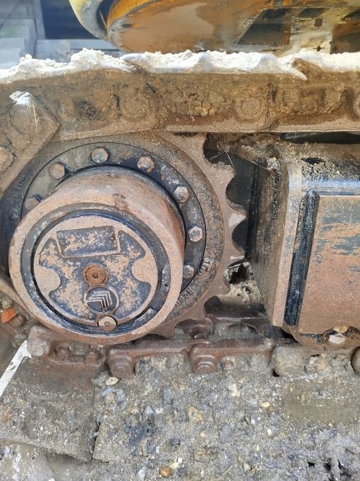 Giratória  JCB8060 6.4Toneladas 2007 e muitos acessórios.