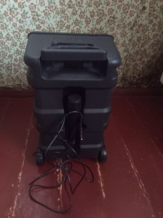 Продам колонка музична з мікрофоном для замовлення звертайтесь