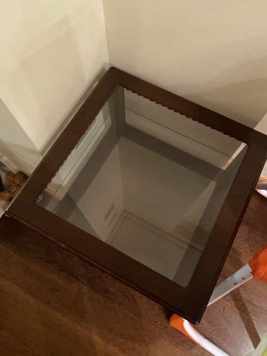 Mesa de apoio em vidro