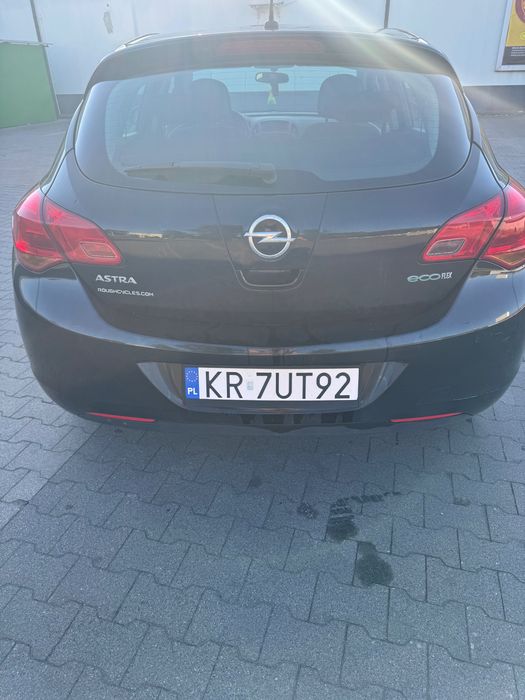 Opel Astra J 2011