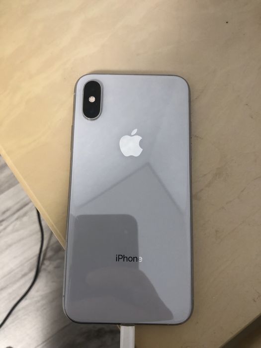 Продам Iphone XS 64 gb