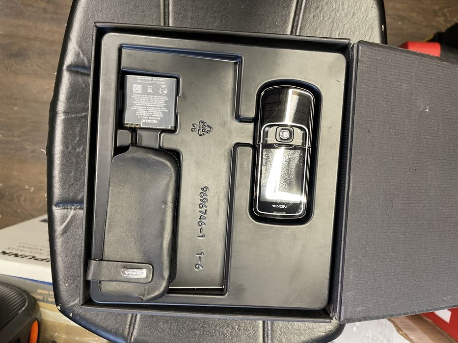 Nokia luna  8600 pudelko kpl uzywana