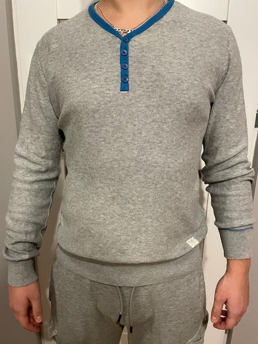 Sweter męski z guzikami