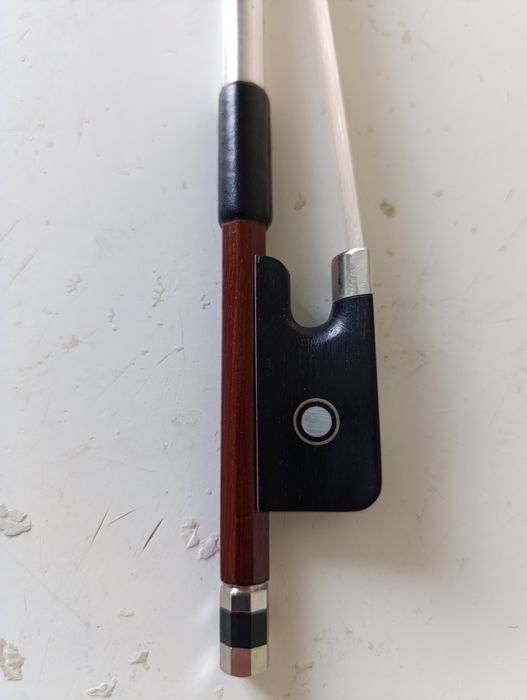 Смичок для веолончелі