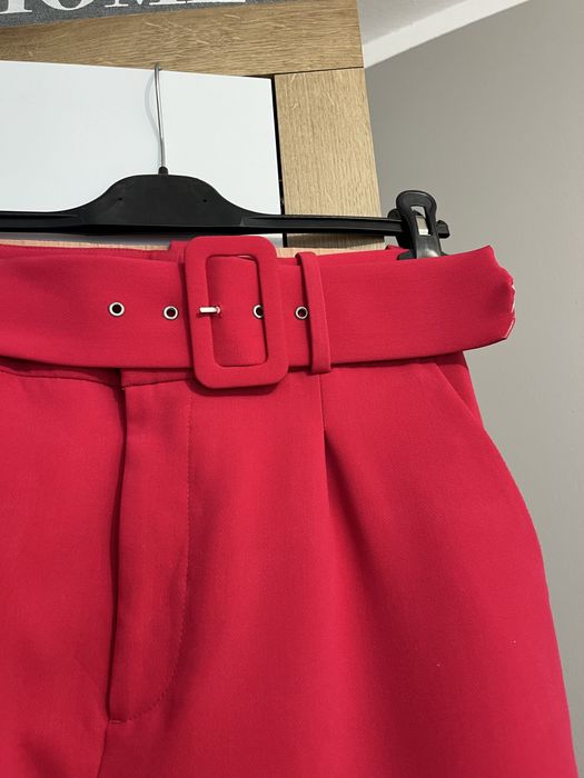 Damski rozpwy fuksja garnitur marynarka spodnie z paskiem zara