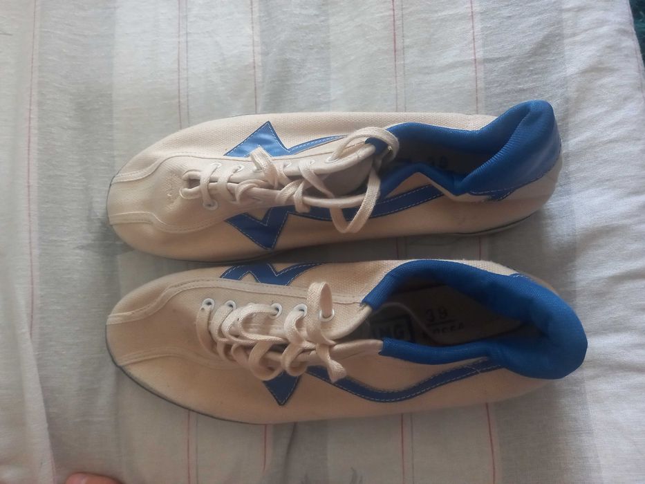 Trampki młodzieżowe