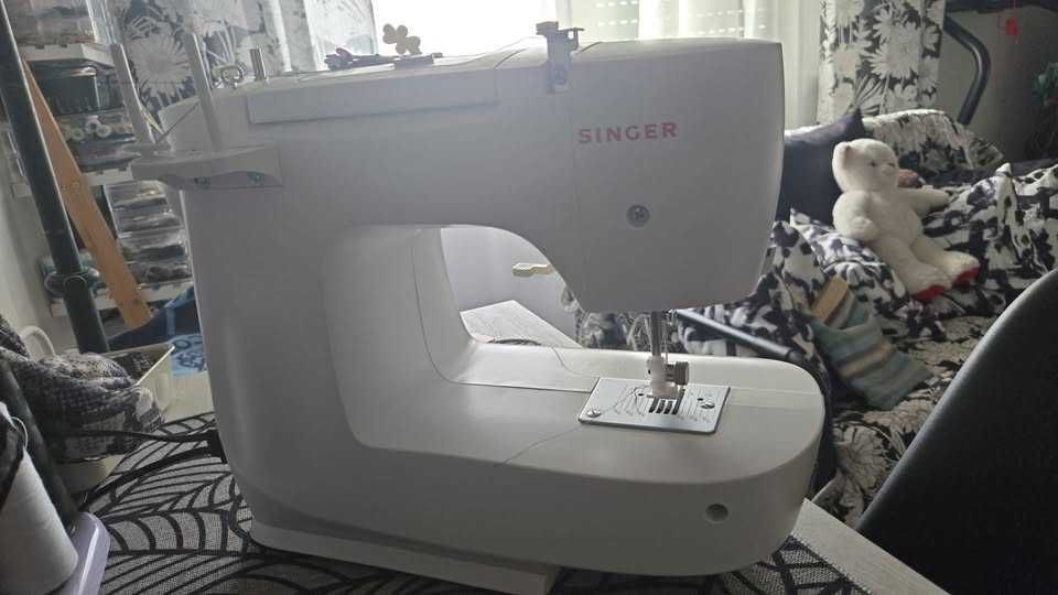 Máquina de Costura Singer M1605 como nova
