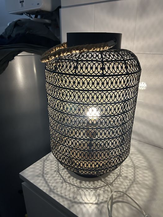 Candeeiro da Area em bom estado