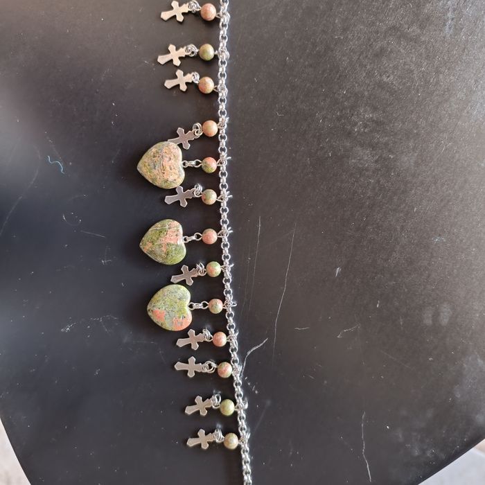 Gargantilha em aço inoxidável e pedras naturais