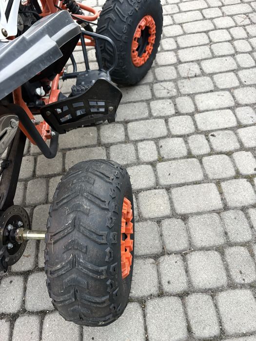 Sprzedam quada ATV-004. Mało uzywany tylko po ogrodku