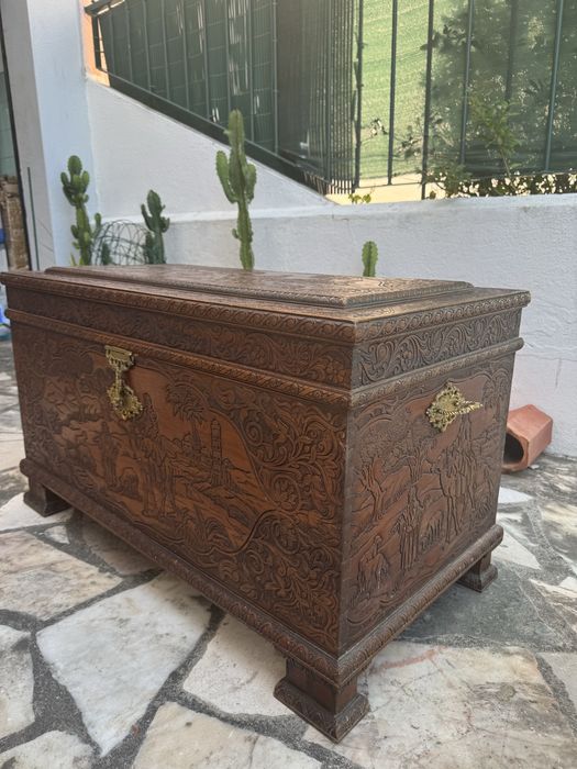 baús em madeira maciça