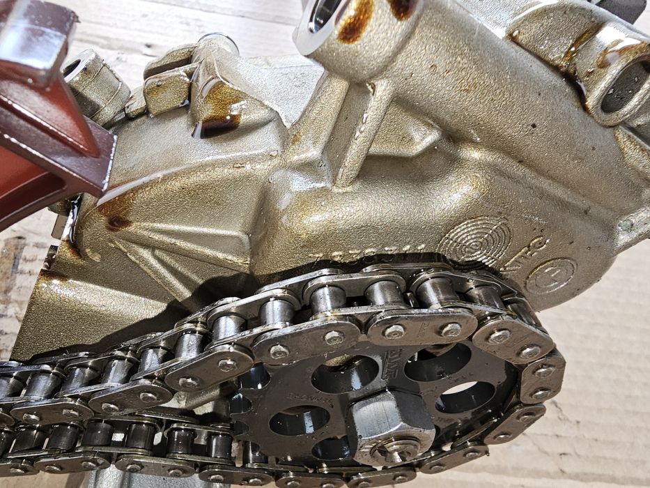 Bmw m3 s65b40  pompa oleju pompy e92 e92 e93 s65b40