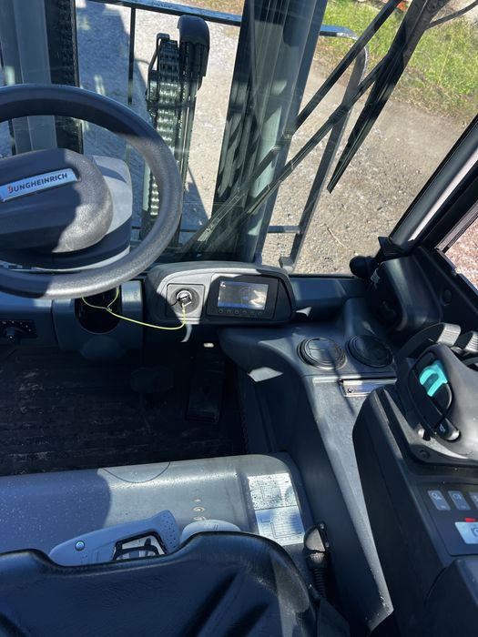 "Máquina " Empilhador Elétrico jungheinrich