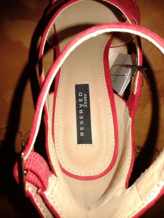 nowe czerwone buty Reserved roz.38