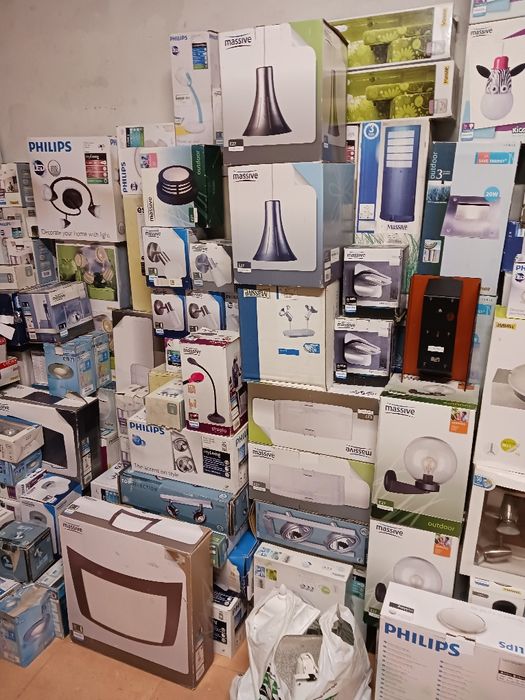 Candeeiros novos em caixa