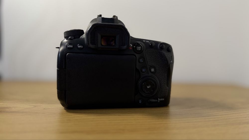 Canon EOS 6D Mark II Body