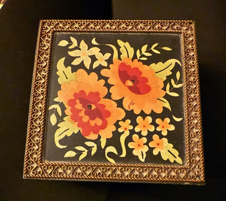 Шкатулка дерев’яна 1988 рік