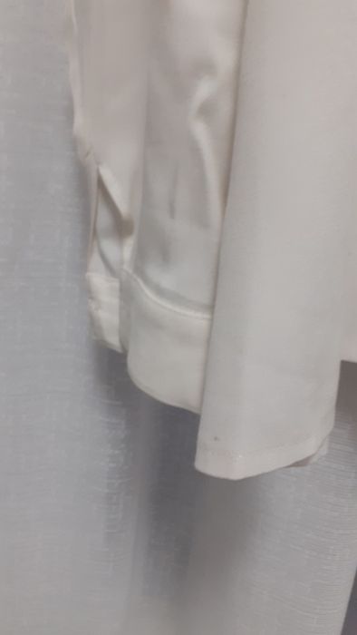 Blusa  camiseiro  com renda na frente botões  madrepérola  cor branca