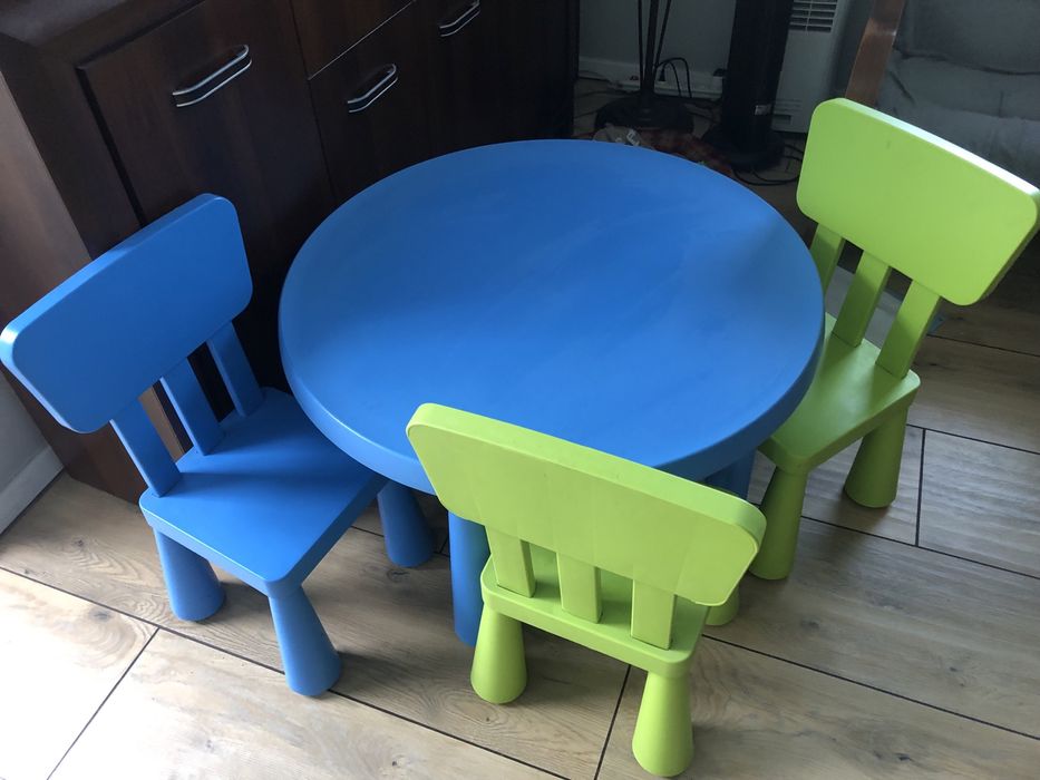 Stoliczek dla dzieci  IKEA  + 3 krzeselka odbior osobisty