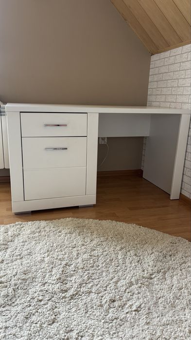Białe biurko Agata Meble