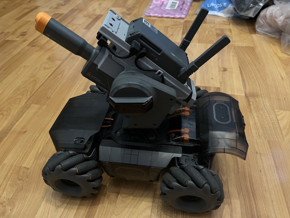 DJI RoboMaster S1 робот