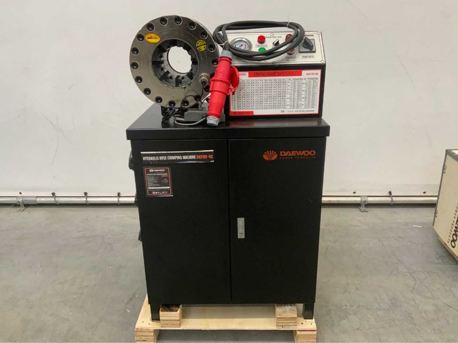 Maquina cravar tubos hidraulicos