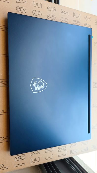 Laptop MSI Stealth 16 AI Studio 4K MiniLED Core Ultra 9 - RTX4090 - 2 TB - UHD