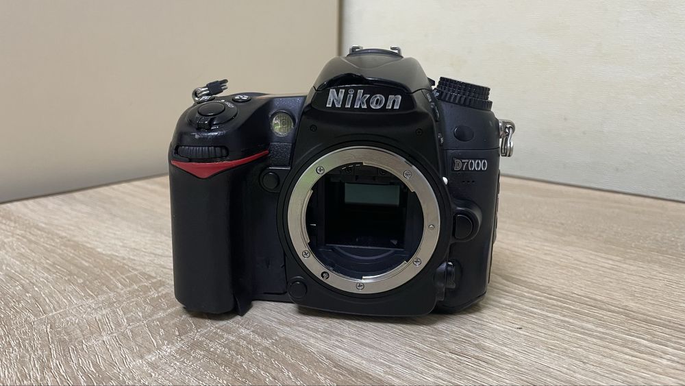 Nikon D7000 Body (На запчастини  або відновлення)